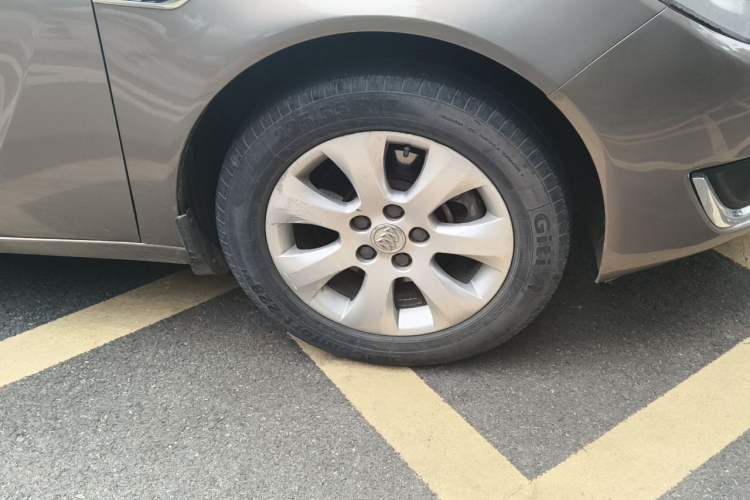 Used Buick Regal 2015 1.6T Fashion Tech Model Right Front Wheel Hub