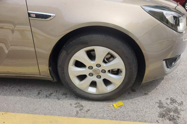 Used Buick Regal 2015 1.6T Leading Technology Model Right Front Wheel Hub