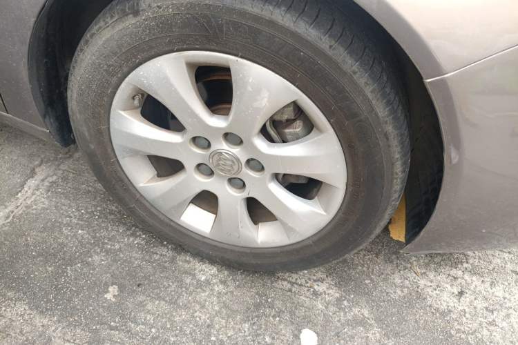 Used Buick Regal 2015 2.0L Elite Fashion Edition Right Front Wheel Hub