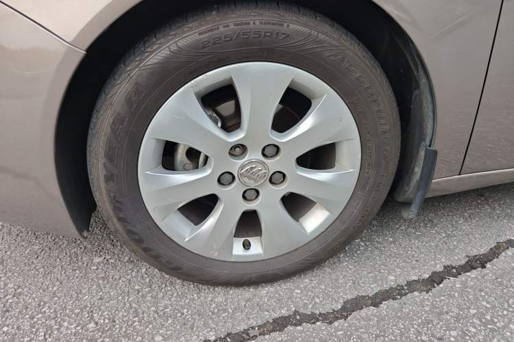 Used Buick Regal 2015 2.0L Leading Fashion Edition Right Front Wheel Hub