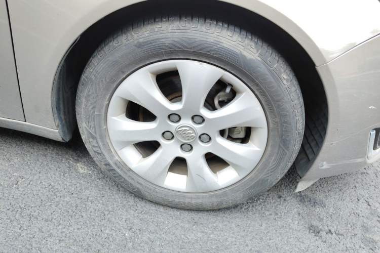 Used Buick Regal 2015 1.6T Elite Tech Model Right Front Wheel Hub