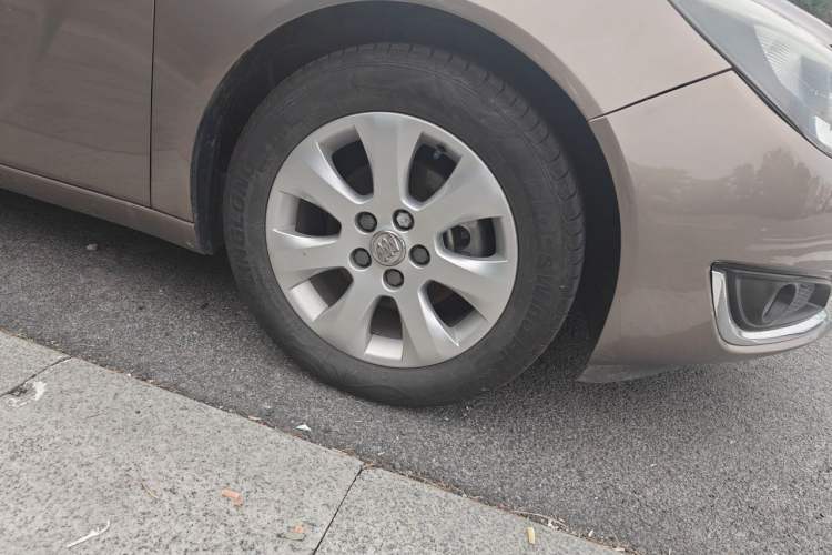 Used Buick Regal 2015 2.0L Leading Fashion Edition Right Front Wheel Hub