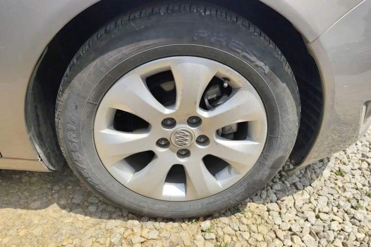 Used Buick Regal 2015 2.0L Leading Fashion Edition Right Front Wheel Hub