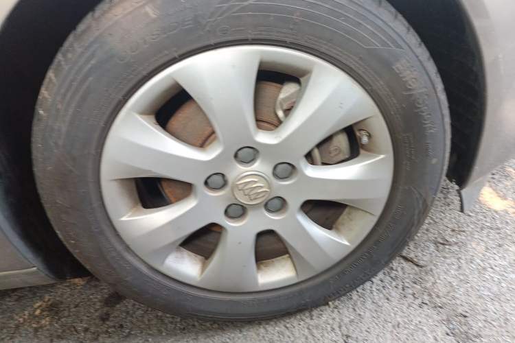 Used Buick Regal 2015 1.6T Leading Technology Model Right Front Wheel Hub