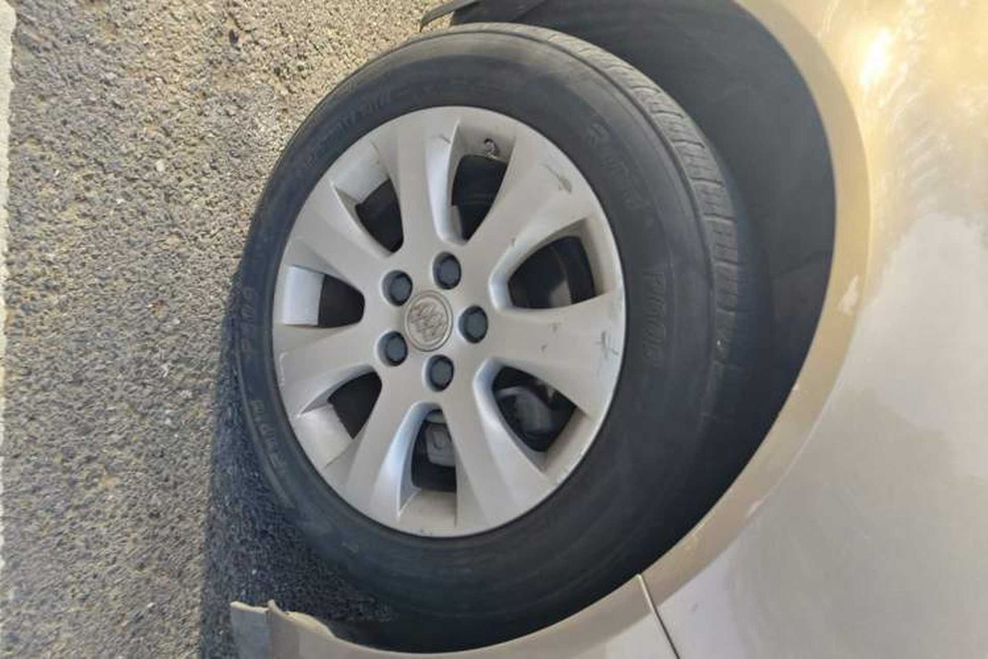 Used Buick Regal 2015 2.0L Leading Fashion Edition Right Front Wheel Hub