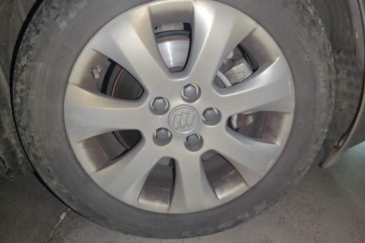 Used Buick Regal 2015 1.6T Elite Tech Model Right Front Wheel Hub