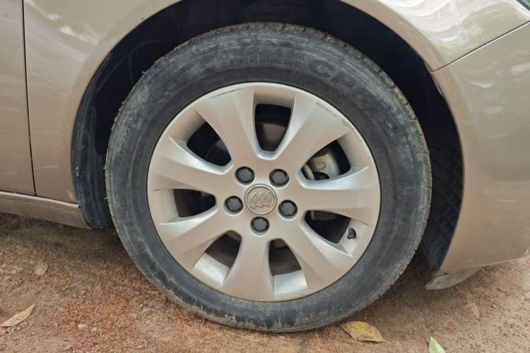 Used Buick Regal 2015 2.0L Leading Fashion Edition Right Front Wheel Hub