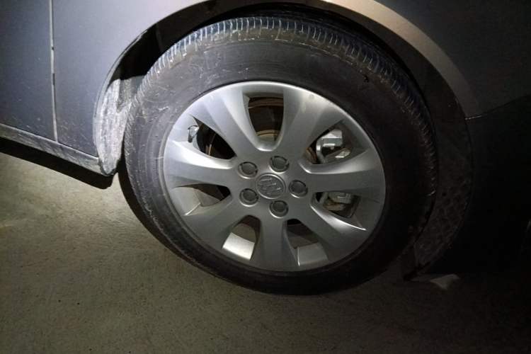 Used Buick Regal 2015 1.6T Elite Tech Model Right Front Wheel Hub