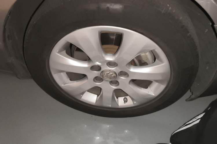 Used Buick Regal 2015 1.6T Elite Tech Model Right Front Wheel Hub