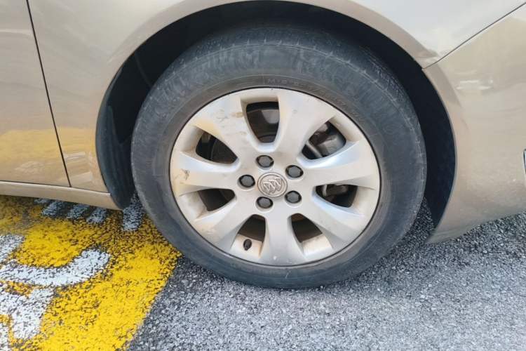 Used Buick Regal 2015 1.6T Elite Tech Model Right Front Wheel Hub