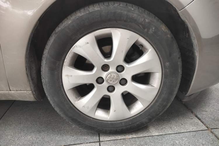 Used Buick Regal 2015 2.0L Leading Fashion Edition Right Front Wheel Hub