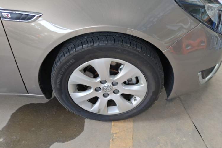 Used Buick Regal 2015 1.6T Elite Tech Model Right Front Wheel Hub