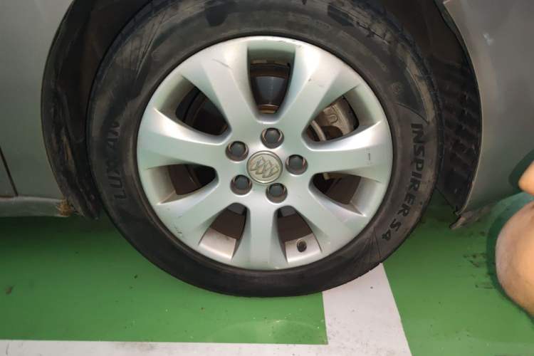 Used Buick Regal 2015 1.6T Leading Technology Model Right Front Wheel Hub