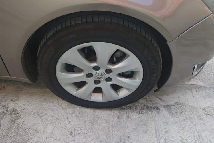 Used Buick Regal 2015 1.6T Elite Tech Model Right Front Wheel Hub
