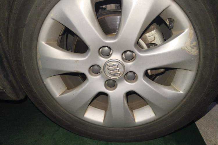 Used Buick Regal 2015 2.0L Leading Fashion Edition Right Front Wheel Hub