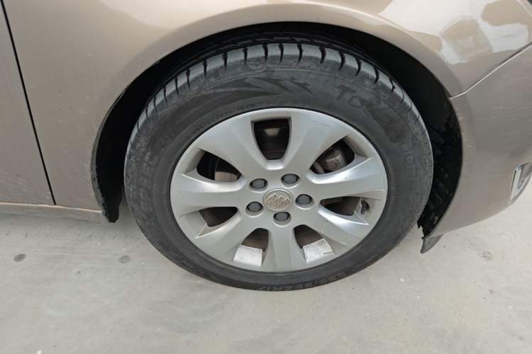 Used Buick Regal 2015 2.0L Leading Fashion Edition Right Front Wheel Hub
