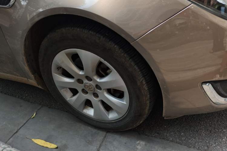 Used Buick Regal 2015 1.6T Leading Technology Model Right Front Wheel Hub