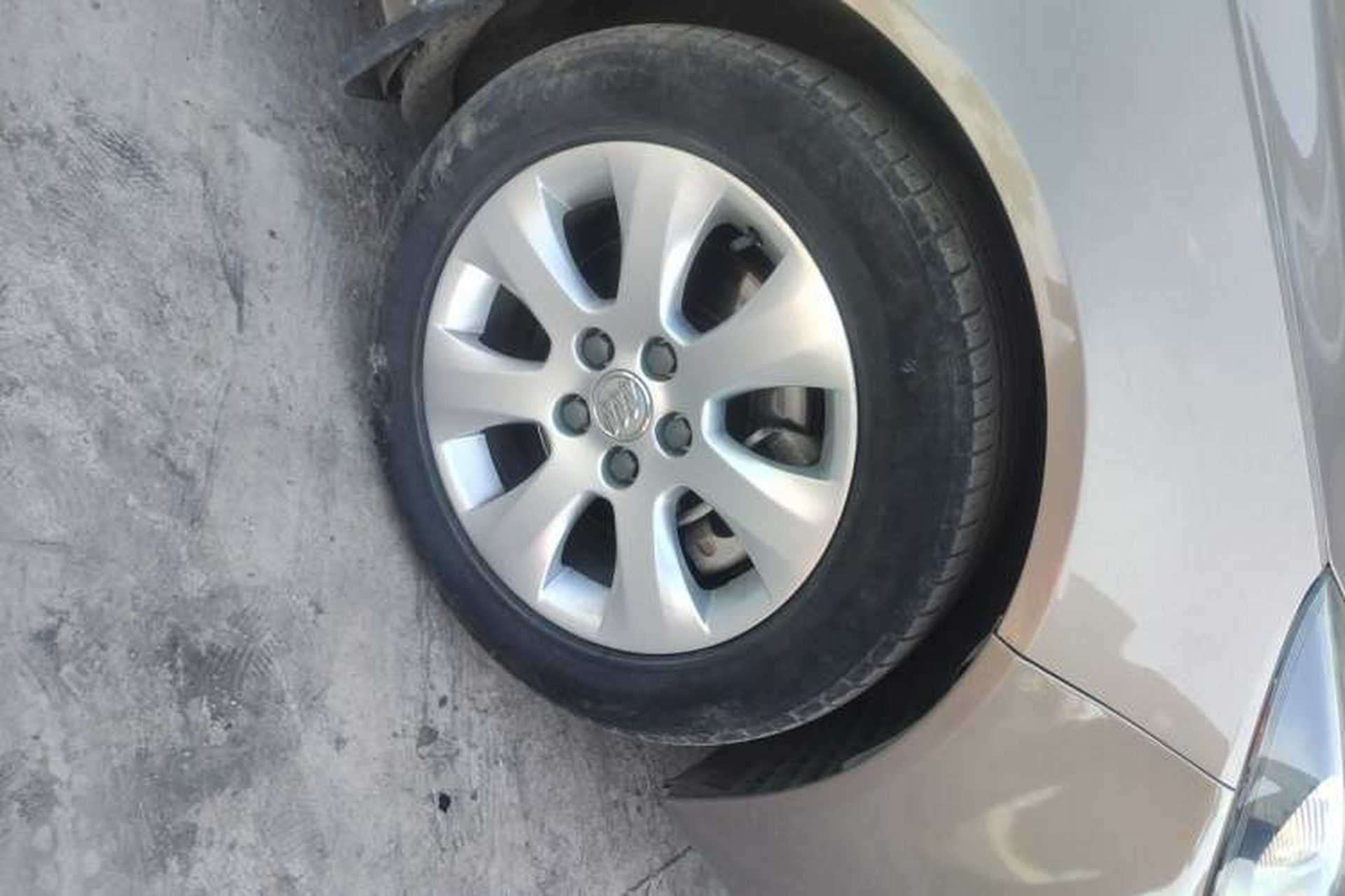 Used Buick Regal 2015 1.6T Leading Technology Model Right Front Wheel Hub