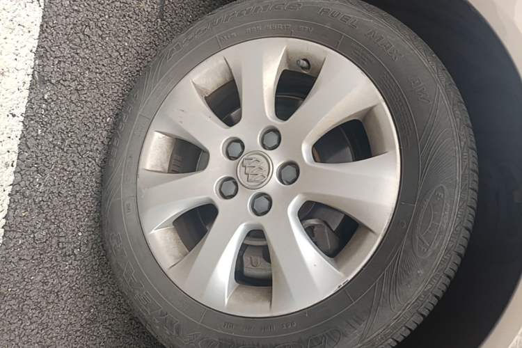 Used Buick Regal 2015 1.6T Elite Tech Model Right Front Wheel Hub