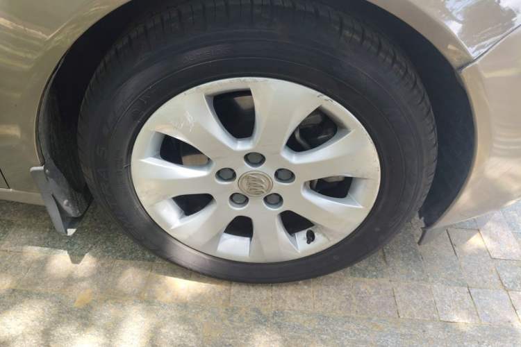 Used Buick Regal 2015 1.6T Leading Technology Model Right Front Wheel Hub