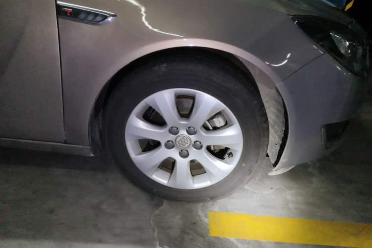 Used Buick Regal 2015 1.6T Fashion Tech Model Right Front Wheel Hub
