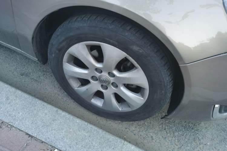 Used Buick Regal 2015 2.0L Elite Fashion Edition Right Front Wheel Hub