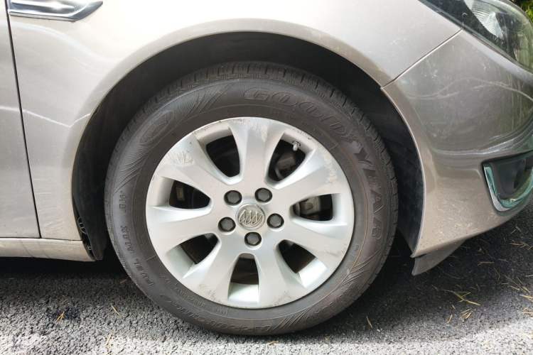 Used Buick Regal 2015 2.0L Leading Fashion Edition Right Front Wheel Hub