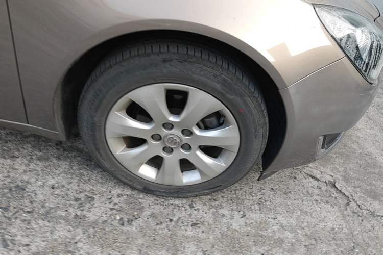 Used Buick Regal 2015 2.0L Leading Fashion Edition Right Front Wheel Hub