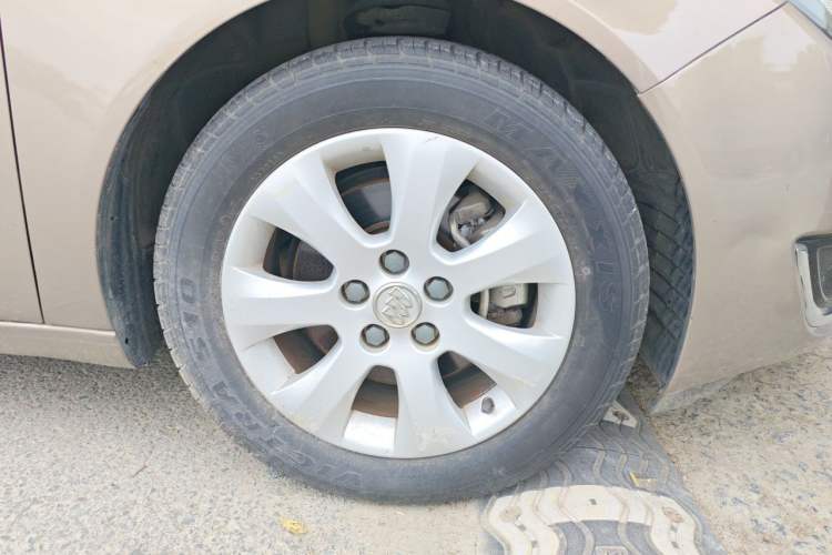Used Buick Regal 2015 1.6T Leading Technology Model Right Front Wheel Hub