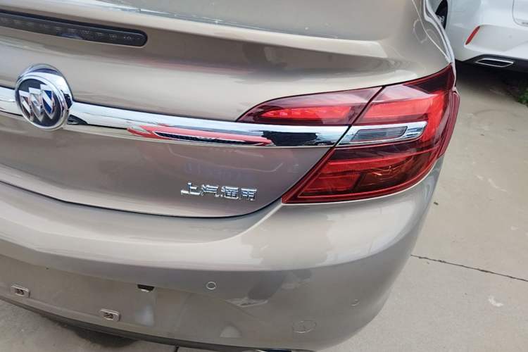 Used Buick Regal 2015 2.0L Elite Fashion Edition Right Rear Taillight