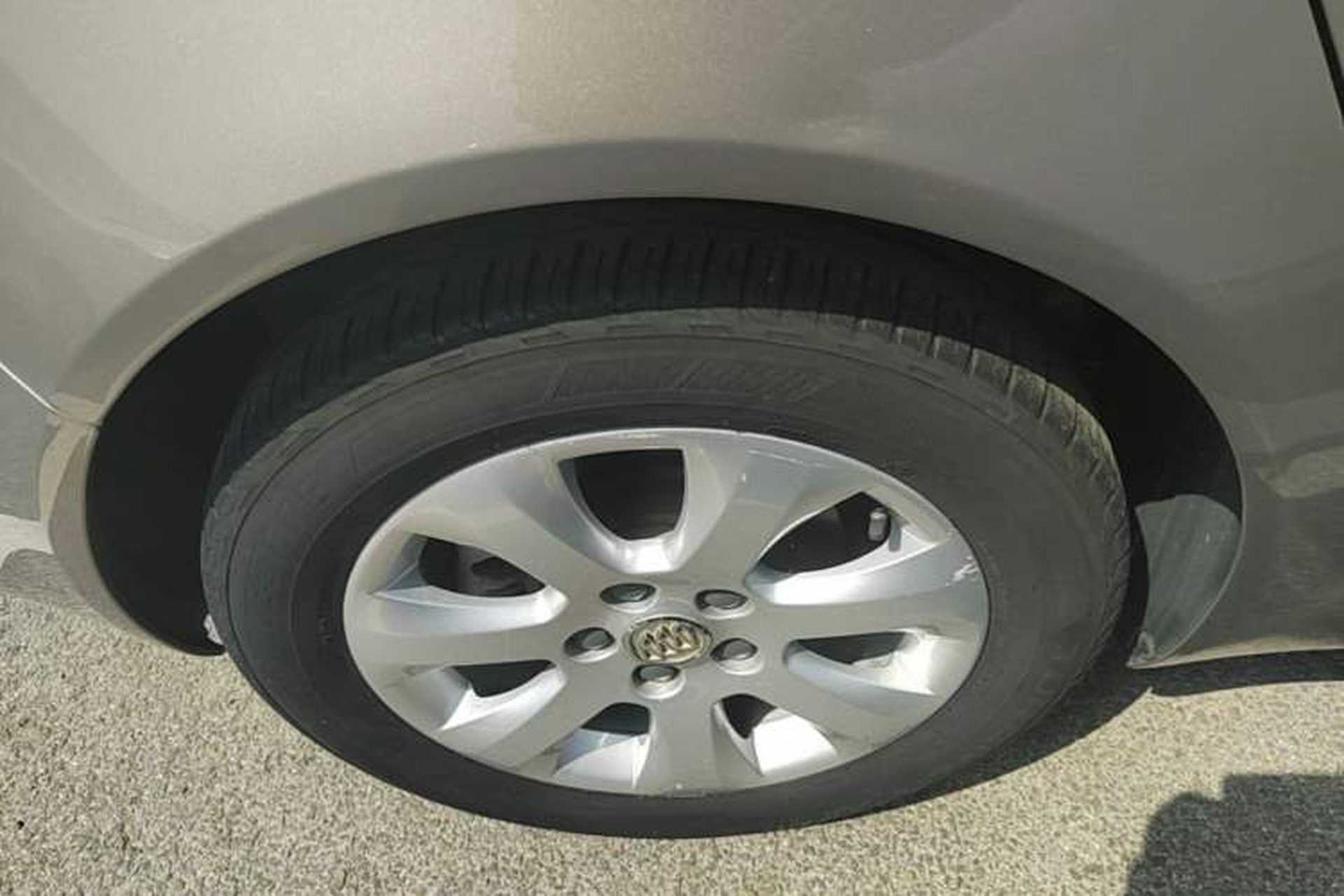 Used Buick Regal 2015 2.0L Leading Fashion Edition Right Rear Wheel Hub