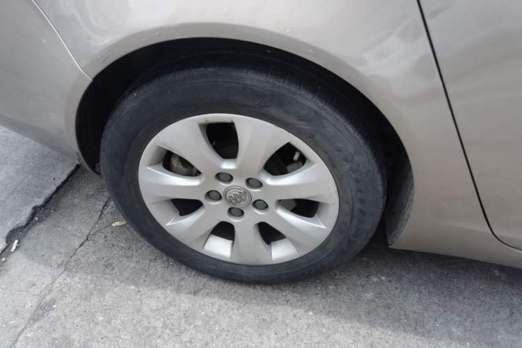 Used Buick Regal 2015 1.6T Elite Tech Model Right Rear Wheel Hub