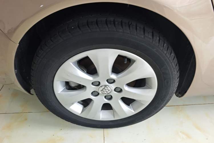 Used Buick Regal 2015 1.6T Leading Technology Model Right Rear Wheel Hub