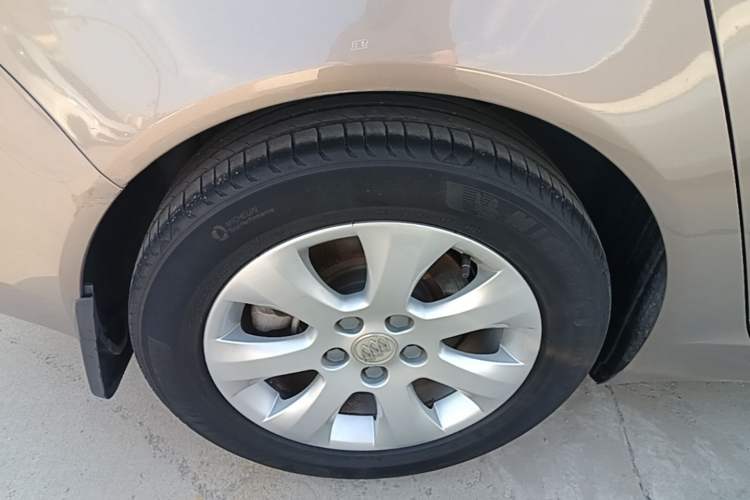 Used Buick Regal 2015 1.6T Elite Tech Model Right Rear Wheel Hub