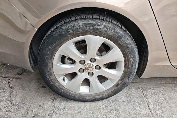 Used Buick Regal 2015 2.0L Leading Fashion Edition Right Rear Wheel Hub