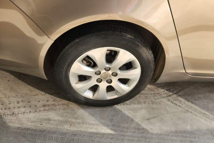 Used Buick Regal 2015 1.6T Elite Tech Model Right Rear Wheel Hub