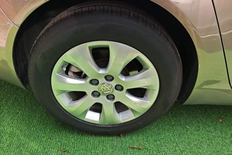 Used Buick Regal 2015 1.6T Elite Tech Model Right Rear Wheel Hub