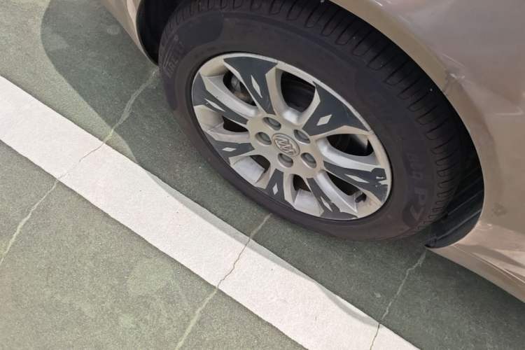 Used Buick Regal 2015 1.6T Elite Tech Model Right Rear Wheel Hub
