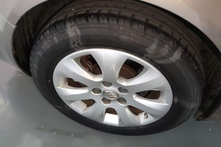 Used Buick Regal 2015 1.6T Leading Technology Model Right Rear Wheel Hub