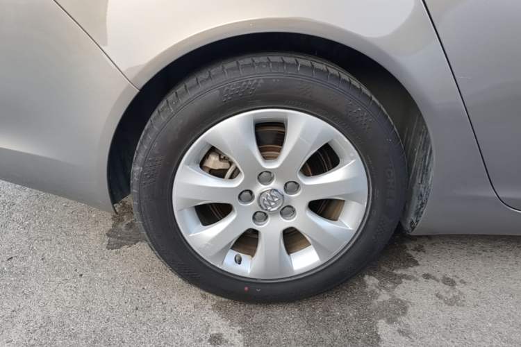 Used Buick Regal 2015 1.6T Elite Tech Model Right Rear Wheel Hub