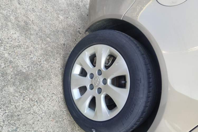 Used Buick Regal 2015 1.6T Leading Technology Model Right Rear Wheel Hub