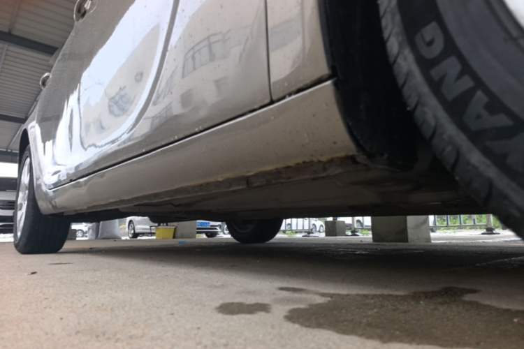 Used Buick Regal 2015 1.6T Leading Technology Model Right Side Sill