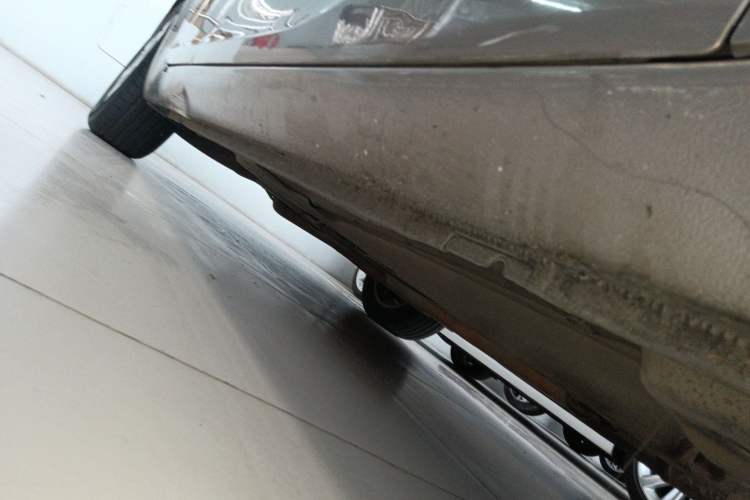 Used Buick Regal 2015 2.0L Elite Fashion Edition Right Side Sill