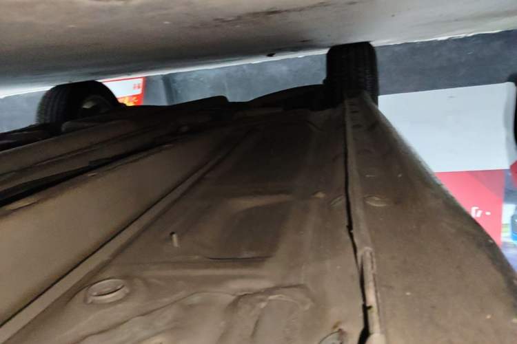 Used Buick Regal 2015 1.6T Elite Tech Model Right Side Sill