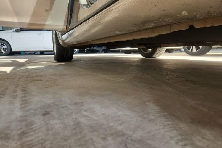 Used Buick Regal 2015 1.6T Elite Tech Model Right Side Sill