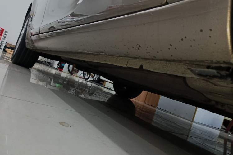 Used Buick Regal 2015 1.6T Leading Technology Model Right Side Sill