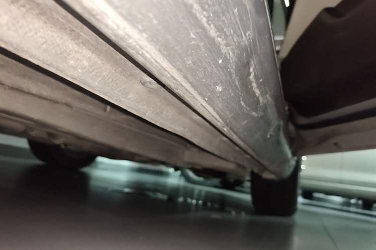 Used Buick Regal 2015 2.0L Leading Fashion Edition Right Side Sill