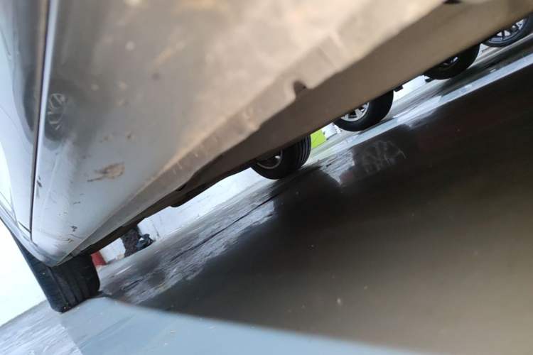 Used Buick Regal 2015 1.6T Leading Technology Model Right Side Sill