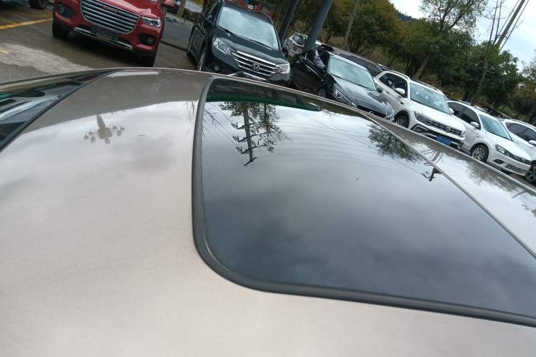 Used Buick Regal 2015 2.0L Leading Fashion Edition Roof