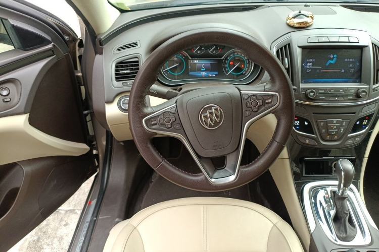 Used Buick Regal 2015 2.0L Elite Fashion Edition Steering Wheel